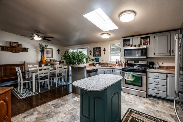 18901 N Quesnel Drive, Dolan Springs, AZ 86441