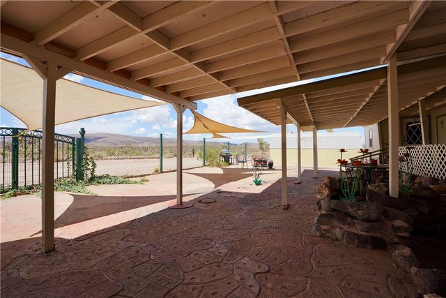 18901 N Quesnel Drive, Dolan Springs, AZ 86441