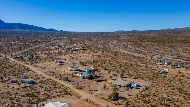 18901 N Quesnel Drive, Dolan Springs, AZ 86441