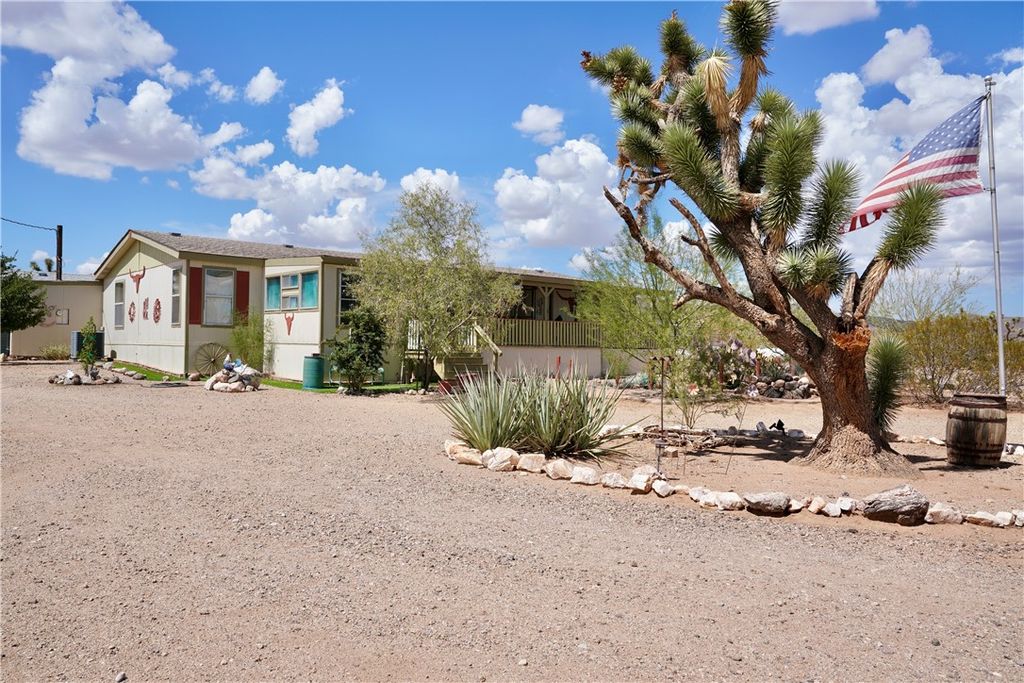 18901 N Quesnel Drive, Dolan Springs, AZ 86441