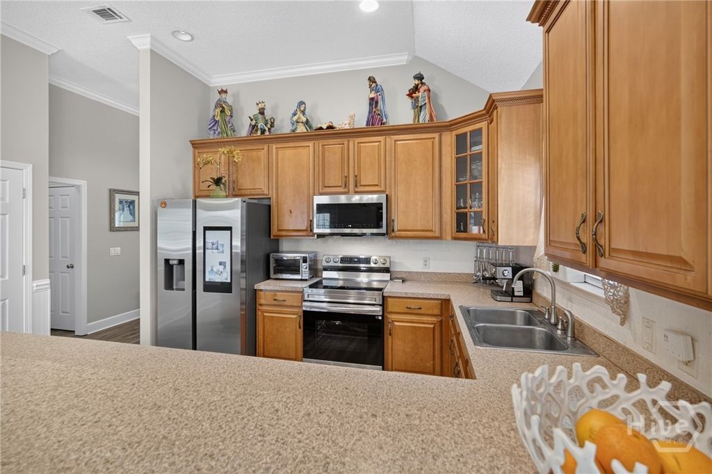 Image 14 of property listing at Address unavailable.