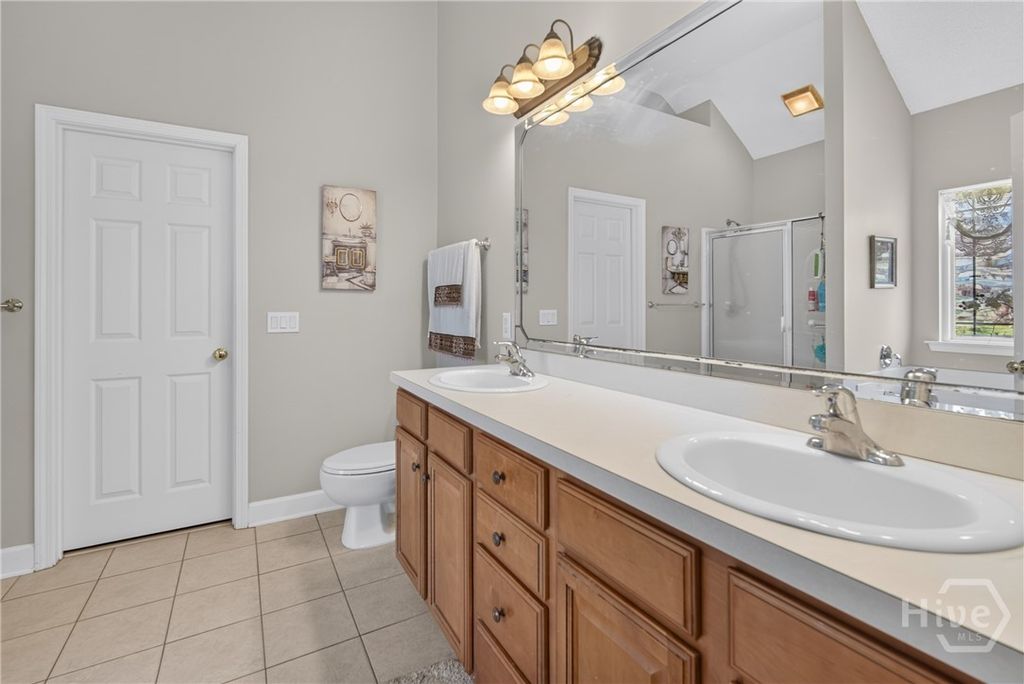 Image 22 of property listing at Address unavailable.