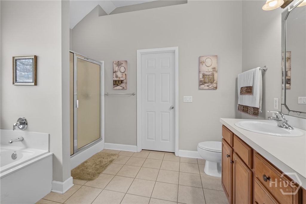 Image 23 of property listing at Address unavailable.