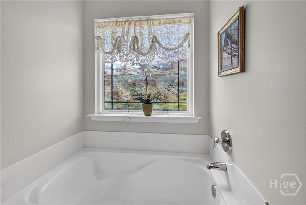 Image 24 of property listing at Address unavailable.