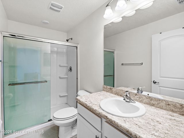 566 Forrest Hills Street SW, Palm Bay, FL 32908