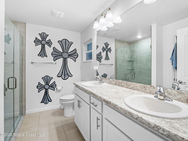566 Forrest Hills Street SW, Palm Bay, FL 32908