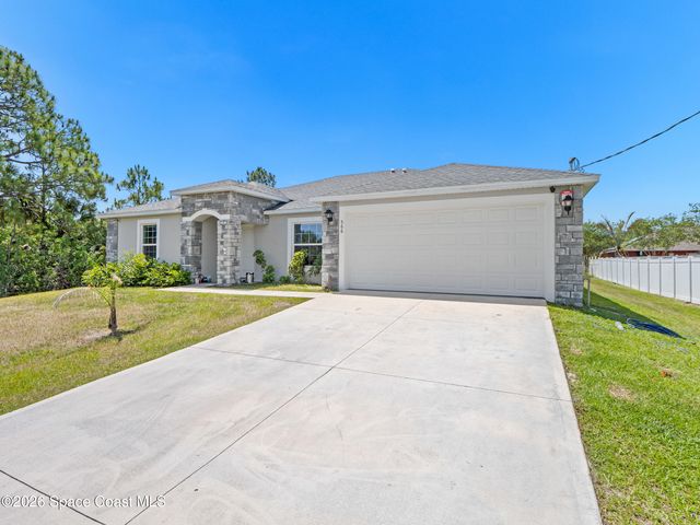 566 Forrest Hills Street SW, Palm Bay, FL 32908