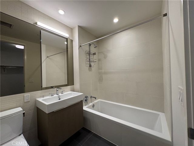 889 Francisco Street 1106, Los Angeles, CA 90017