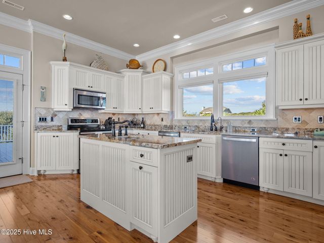 6414 Ocean Drive, Emerald Isle, NC 28594