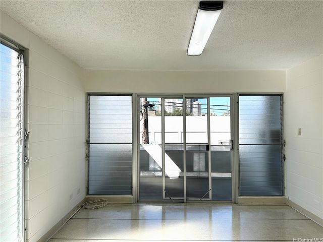 1641 Nuuanu Avenue 26, Honolulu, HI 96817