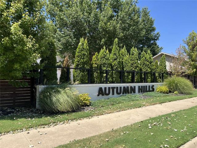 204 SW Autumn Hills Road, Bentonville, AR 72712