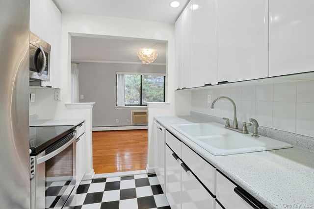 555 Central Park Avenue 125, Scarsdale, NY 10583