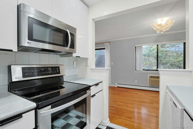 555 Central Park Avenue 125, Scarsdale, NY 10583