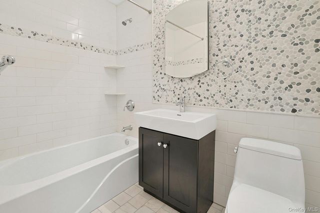 555 Central Park Avenue 125, Scarsdale, NY 10583