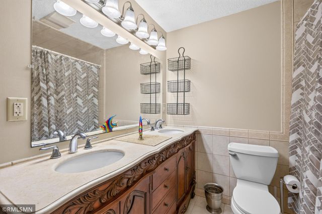 2720 Silver Fox Road, White Bear Lake, MN 55110