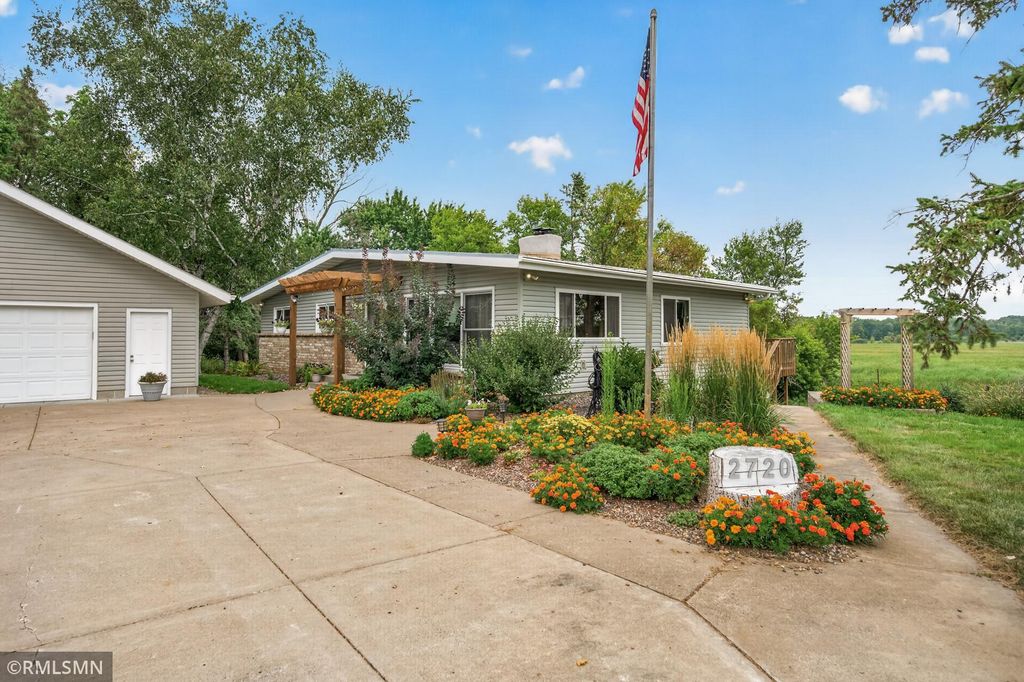 2720 Silver Fox Road, White Bear Lake, MN 55110 — exterior