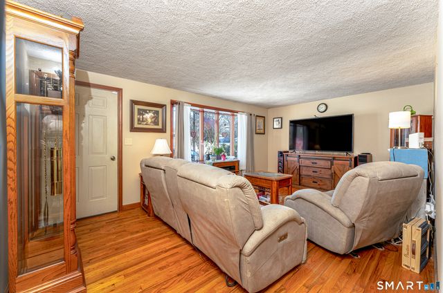 79 Roosevelt Boulevard, Enfield, CT 06082