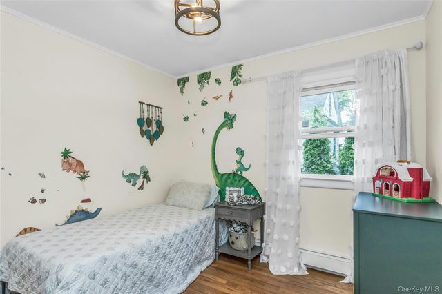 10 Minetta Court, Huntington, NY 11743