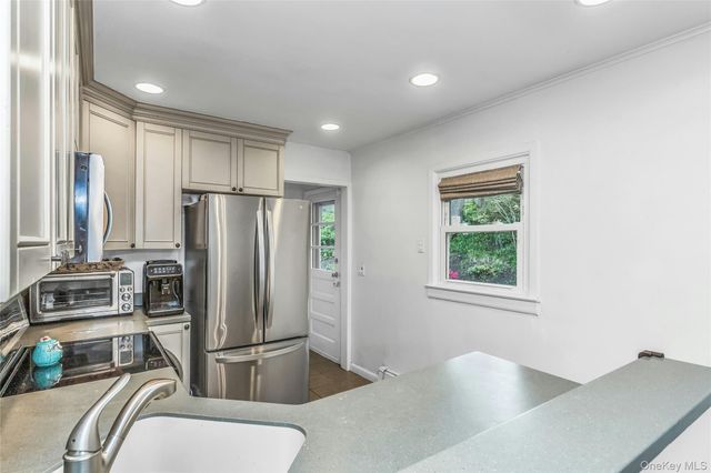 10 Minetta Court, Huntington, NY 11743