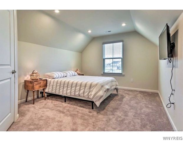 173 Sandstone Circle, Grand Island, NY 14072