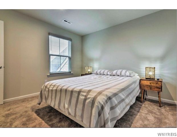 173 Sandstone Circle, Grand Island, NY 14072