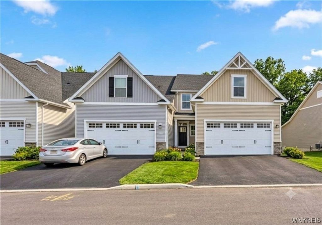 173 Sandstone Circle, Grand Island, NY 14072