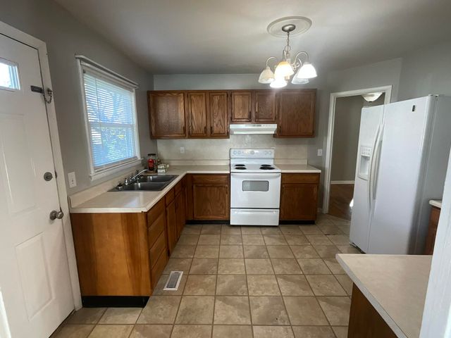 721 E College Street, Georgetown, KY 40324