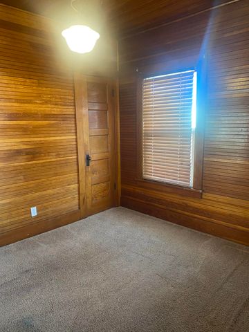 332 N Madison Street, Merrill, OR 97633