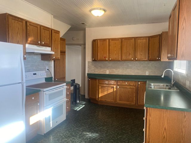 332 N Madison Street, Merrill, OR 97633