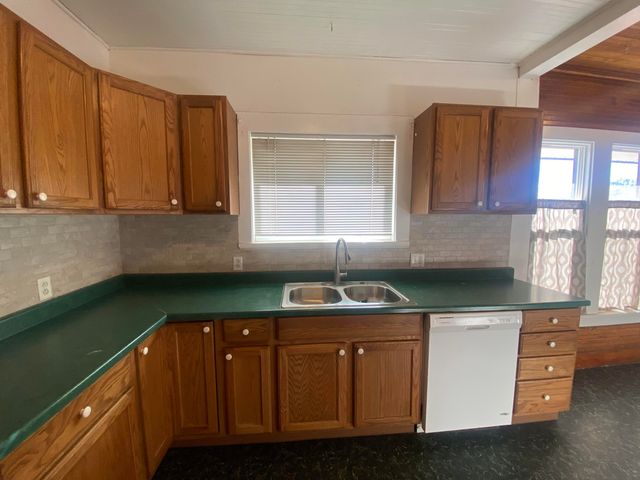 332 N Madison Street, Merrill, OR 97633