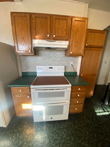 332 N Madison Street, Merrill, OR 97633