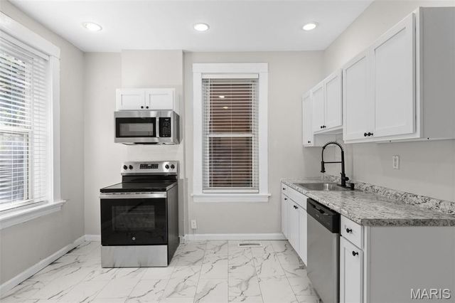 3820 Iowa Avenue, St Louis, MO 63118
