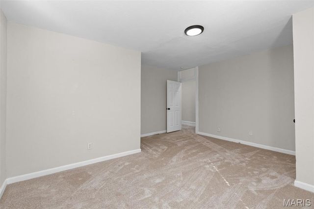 3820 Iowa Avenue, St Louis, MO 63118
