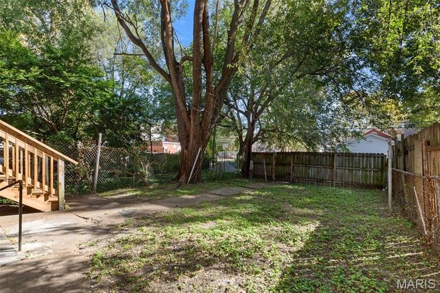 3820 Iowa Avenue, St Louis, MO 63118
