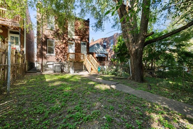 3820 Iowa Avenue, St Louis, MO 63118