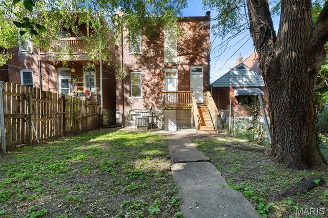 3820 Iowa Avenue, St Louis, MO 63118