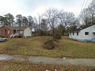 1612 N English Street, Greensboro, NC 27405