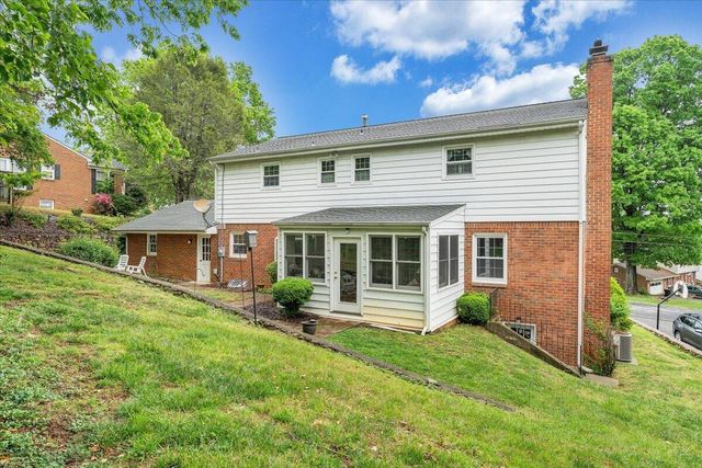 3656 Verona TRL, Roanoke, VA 24018