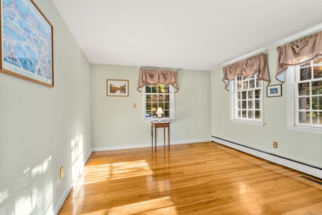 31 White Road, Wayland, MA 01778