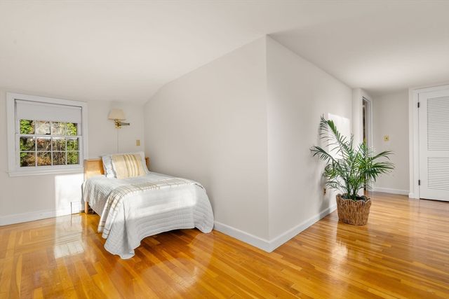 31 White Road, Wayland, MA 01778