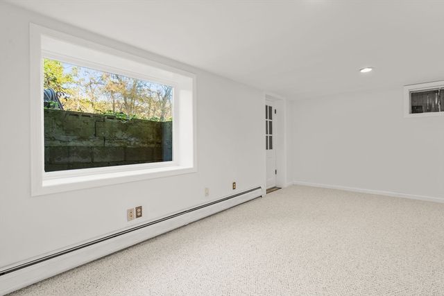 31 White Road, Wayland, MA 01778