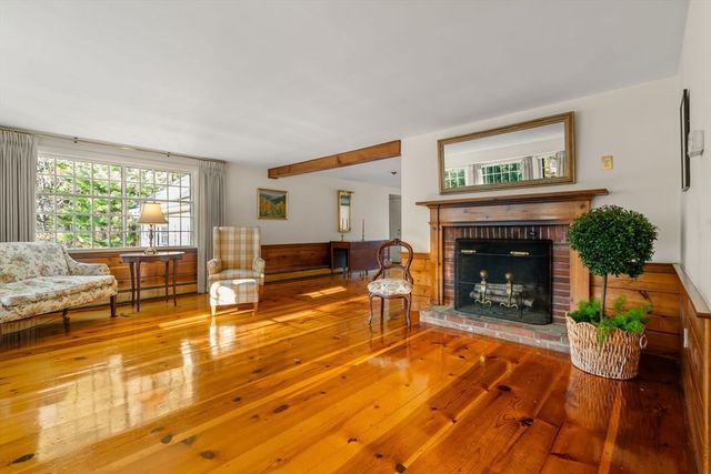 31 White Road, Wayland, MA 01778