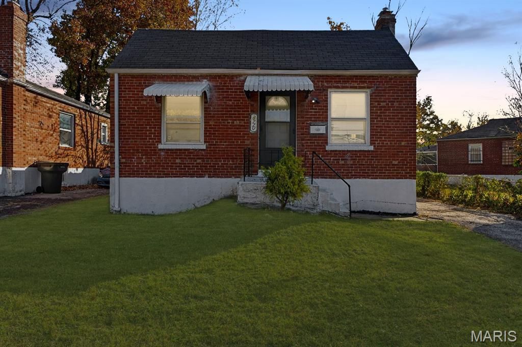 8770 Jordan Avenue, St Louis, MO 63147