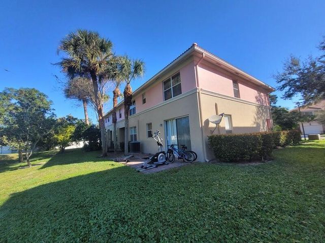 303 Seminole Palms Drive, Greenacres, FL 33463