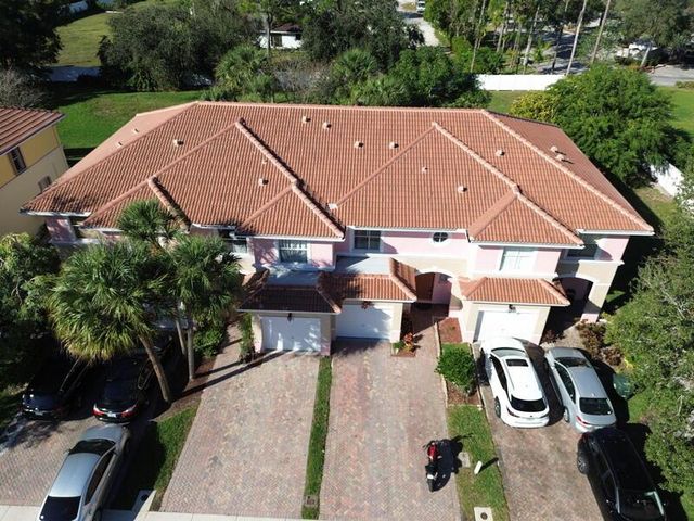 303 Seminole Palms Drive, Greenacres, FL 33463