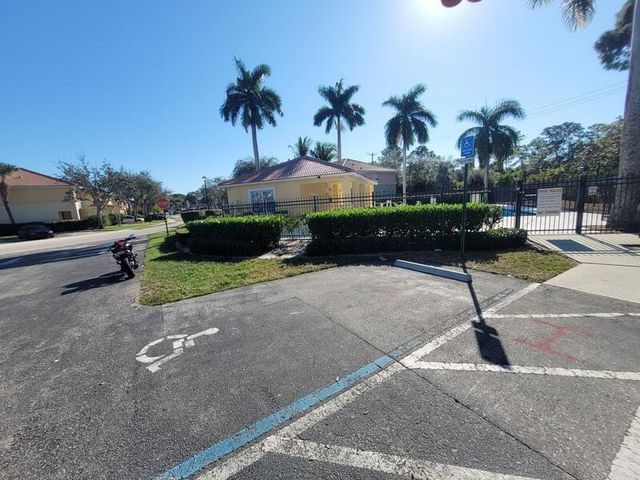 303 Seminole Palms Drive, Greenacres, FL 33463