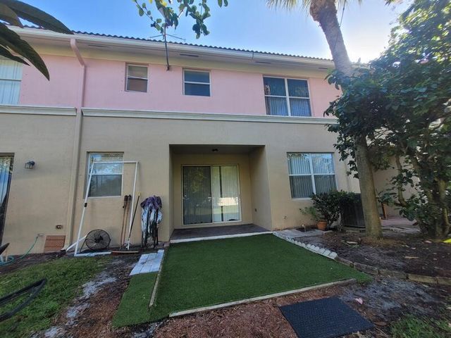 303 Seminole Palms Drive, Greenacres, FL 33463