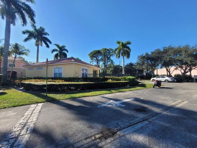 303 Seminole Palms Drive, Greenacres, FL 33463