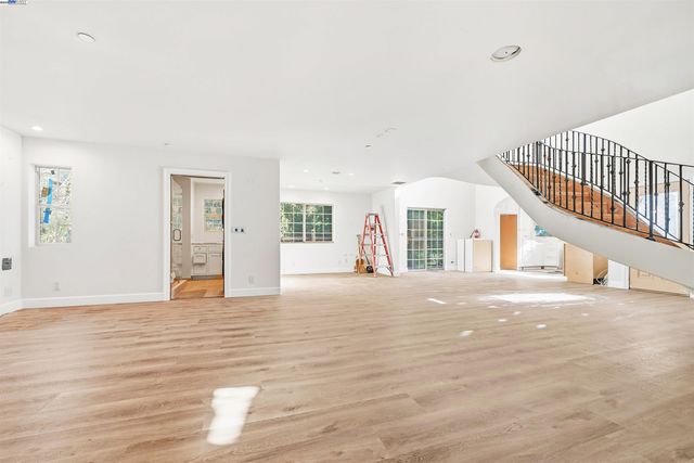 36215 Palomares Rd, Castro Valley, CA 94552