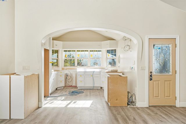 36215 Palomares Rd, Castro Valley, CA 94552